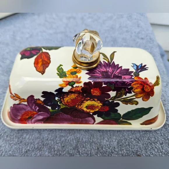 Mackenzie Childs Flower Market White Bread & Butter Hostess Set - Picture 8 of 12